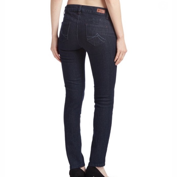 ✨Host Pick✨Dark Indigo Skinny Jeans, 3/4 - Picture 2 of 8
